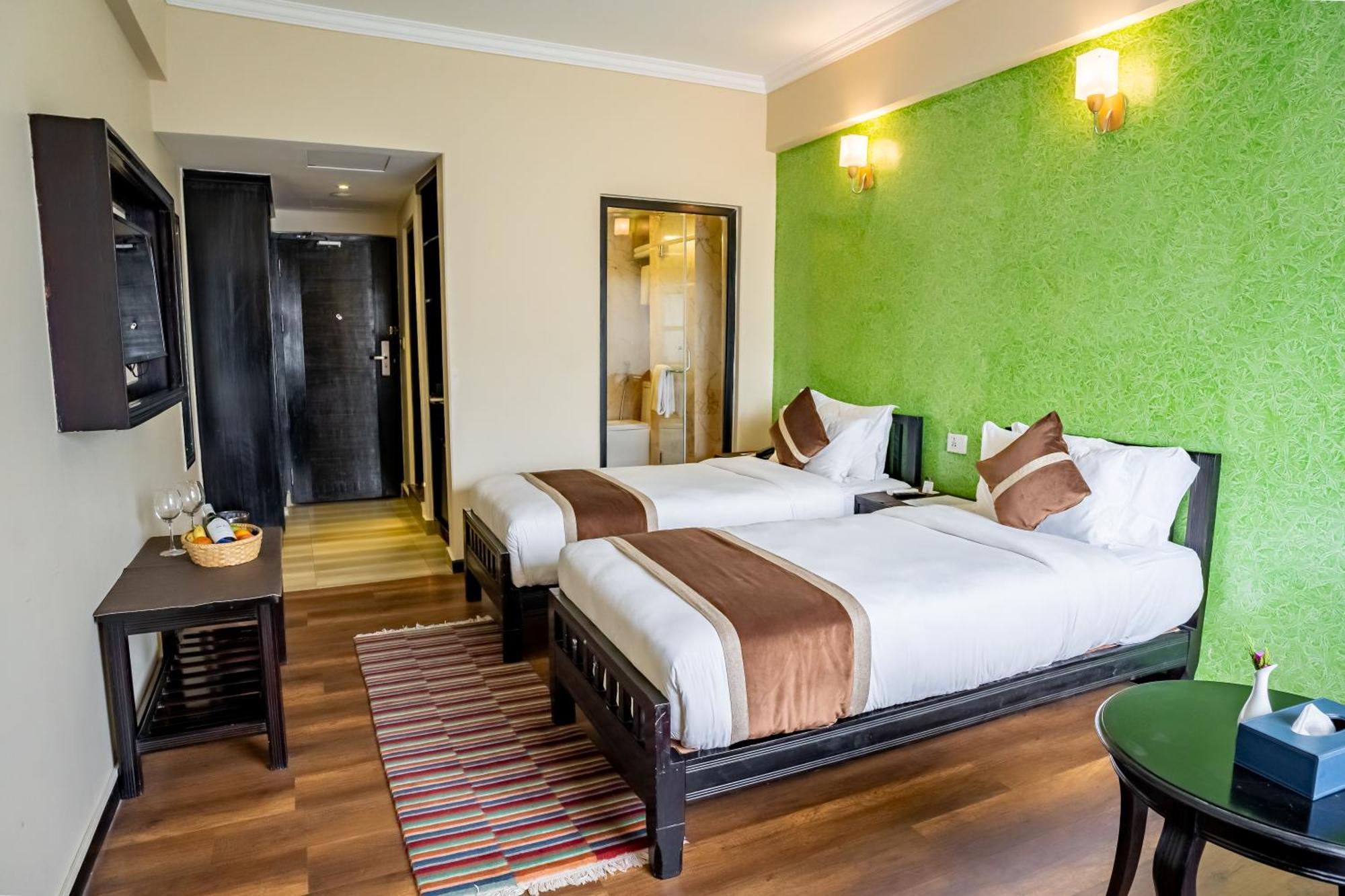 Hotel Sarowar Pokhara Værelse billede
